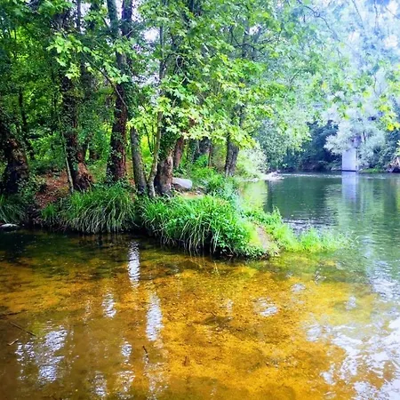 Beautiful River Bed and breakfast Anglés